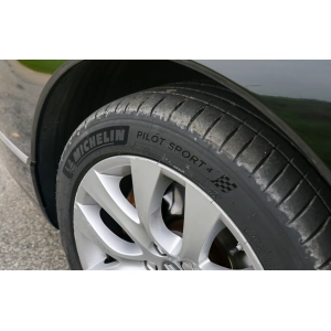 Michelin Pilot Sport 4 235/35 R19 91Y