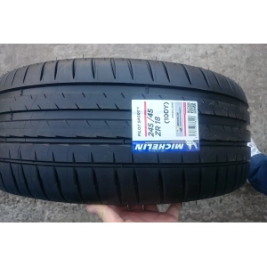 Michelin Pilot Sport 4 235/35 R19 91Y