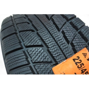 Triangle TR777 215/65 R16 102H