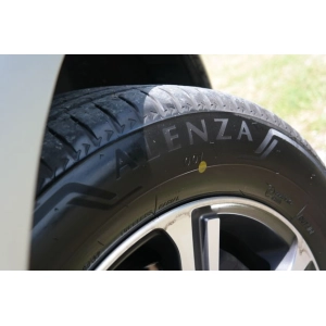 Bridgestone Alenza 001 225/60 R17 99V