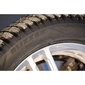 Bridgestone Blizzak LM005 275/50 R20 113V