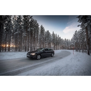 Bridgestone Blizzak LM005 245/35 R20 95W