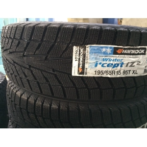 Hankook Winter i*cept iZ2 W616 215/55 R17 94H