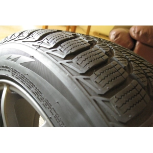 Bridgestone Blizzak LM-32 225/50 R17 94H Run Flat