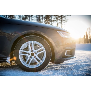 Bridgestone Blizzak LM005 275/35 R20 102W