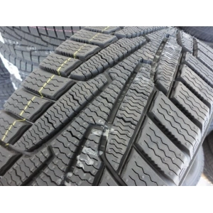 Kumho I`ZEN KW31 215/55 R17 98R