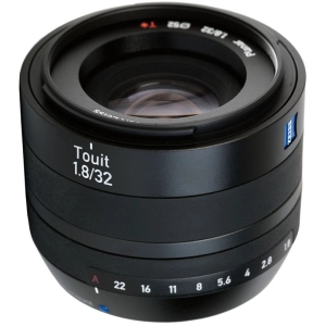 Carl Zeiss 32mm f/1.8 Touit