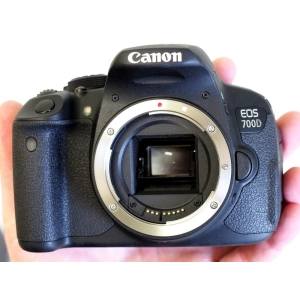 Canon EOS 700D kit 18-135